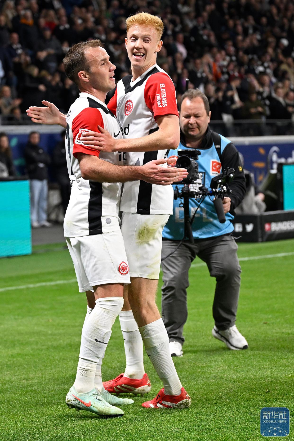 NG28-斯图加特发布备战花絮，窗口期伤情更新，德甲任务艰巨，年轻球员得到机会(德甲斯图加特主教练)